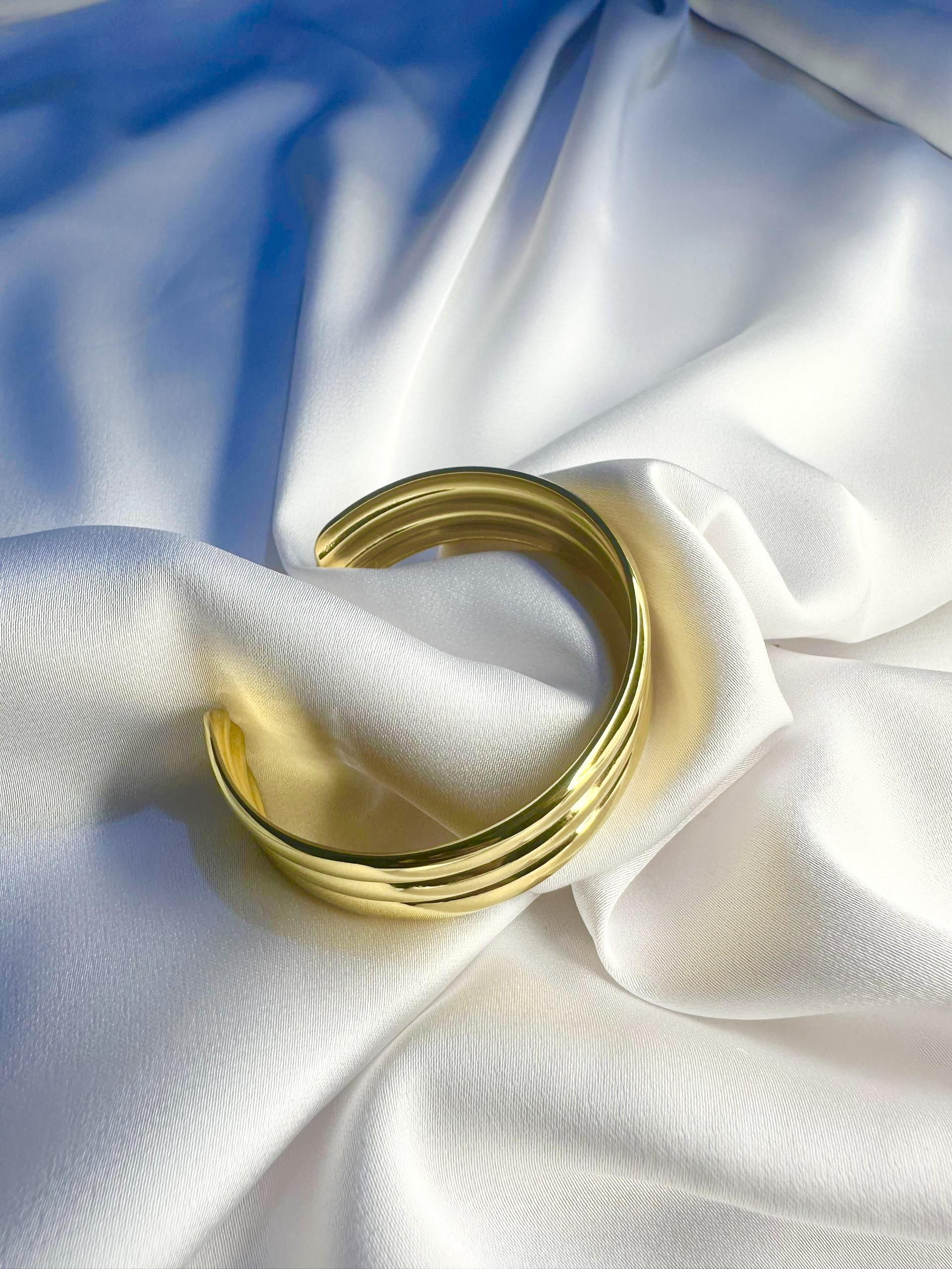 Elegant Gold Cuff Bangle