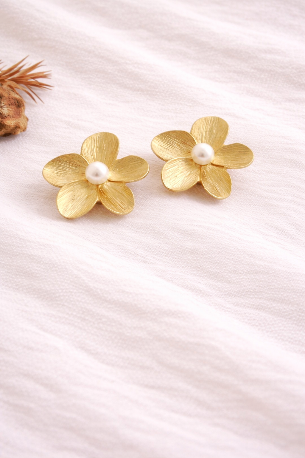 Gold Flower Pearl Earrings