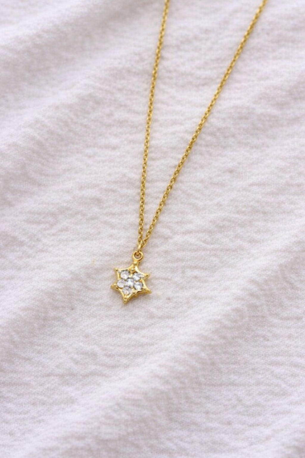Gold Star Pendant Necklace