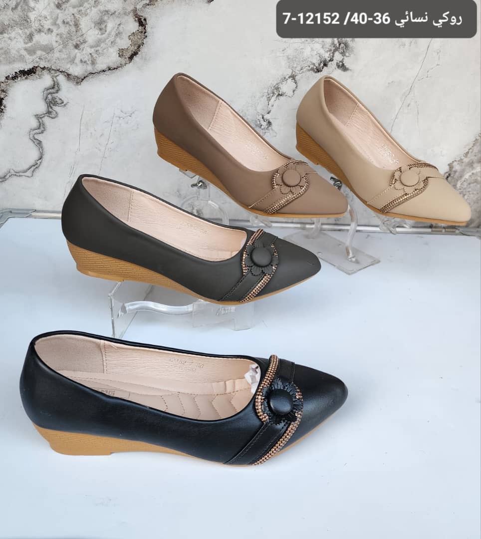 حذاء نسائي كلاسيكي