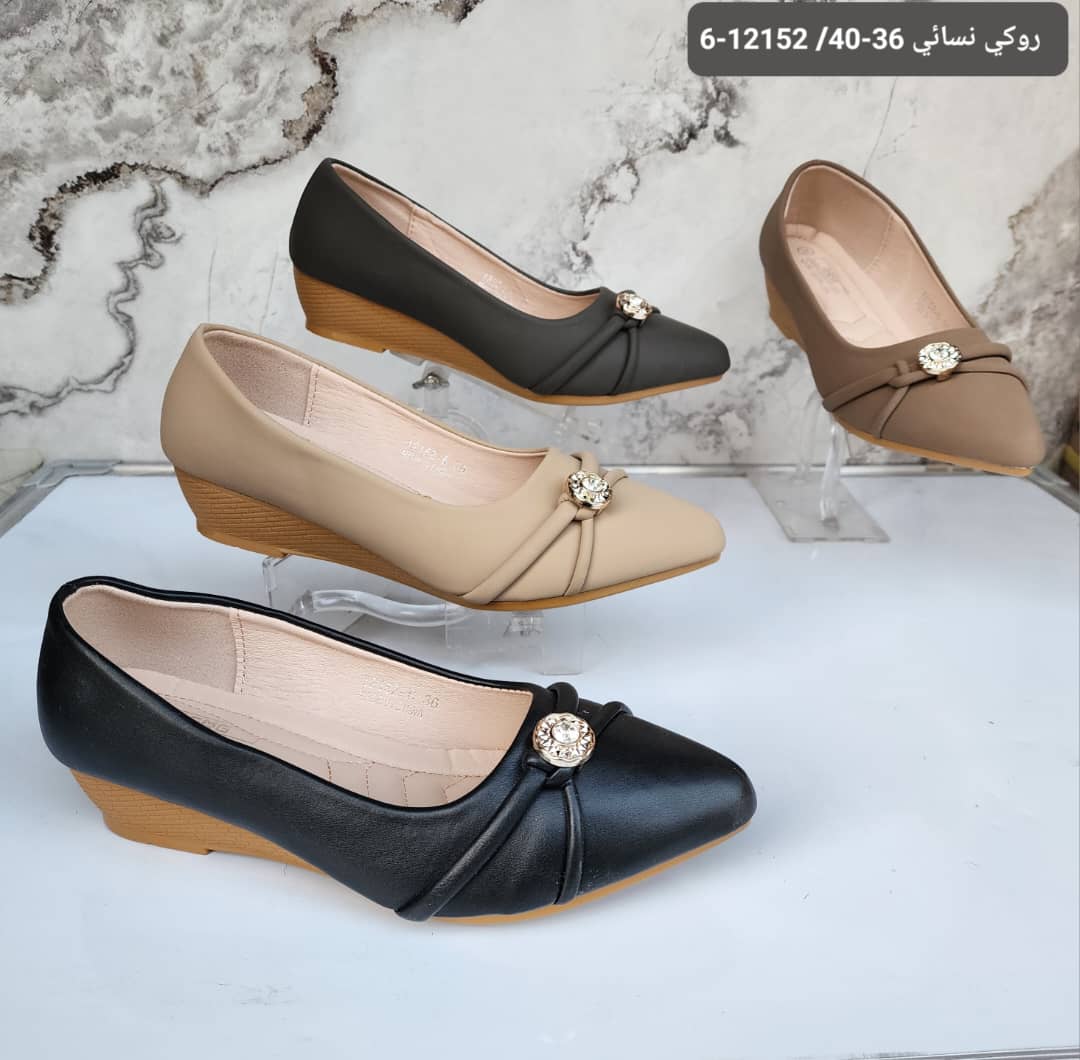 حذاء نسائي بكعب صغير