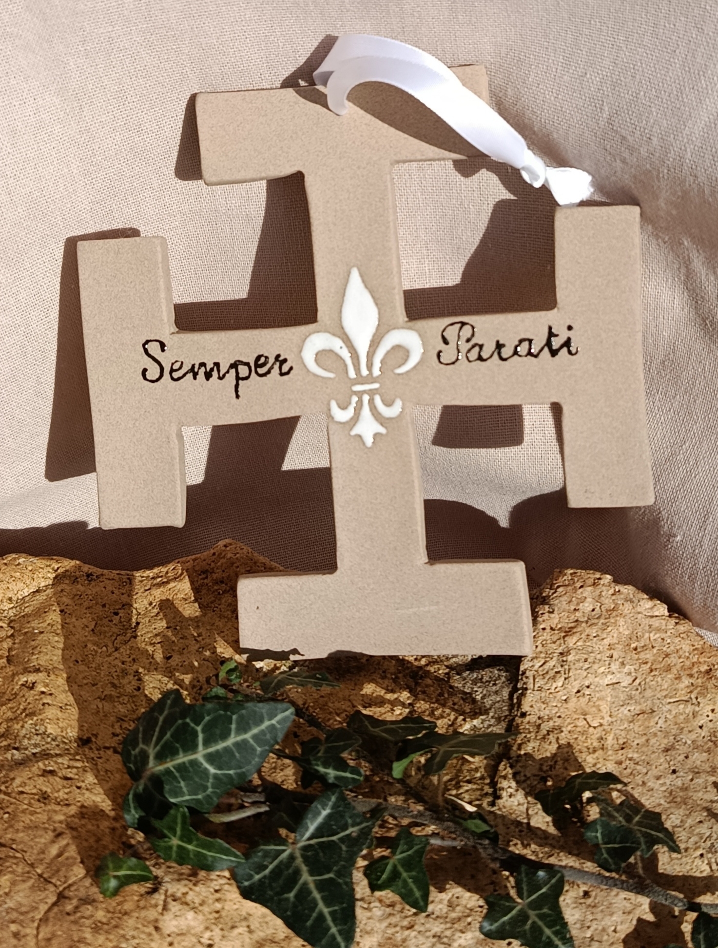 Croix scout décorative