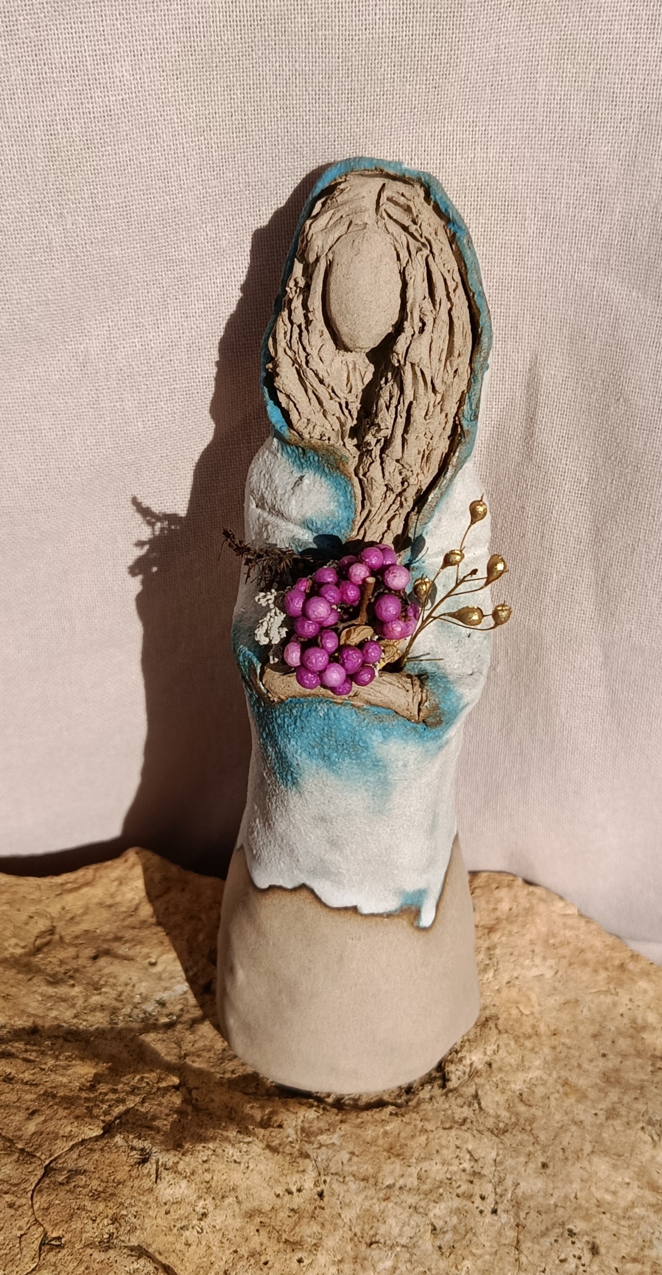 Statuette de Marie en attente