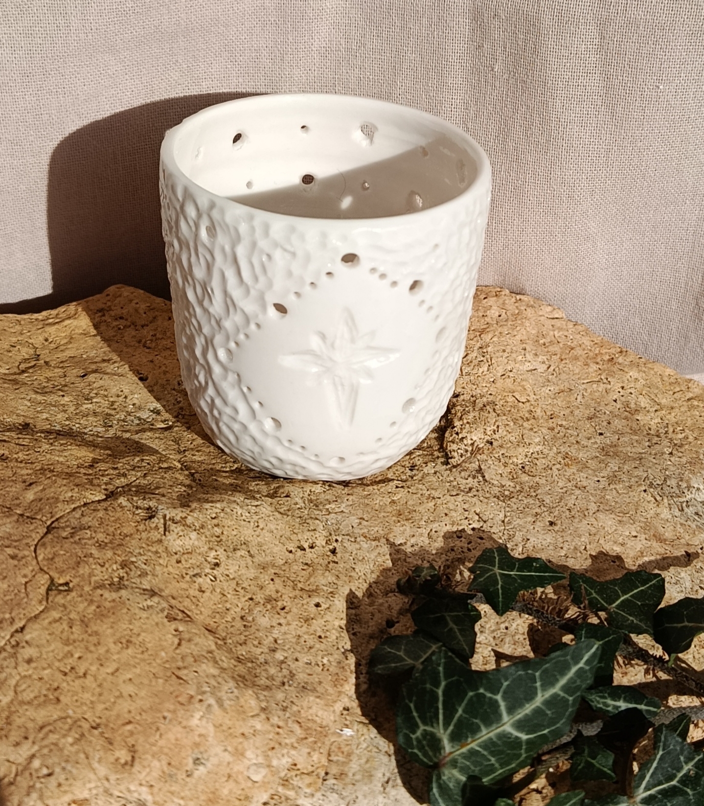 Photophore en porcelaine texturé