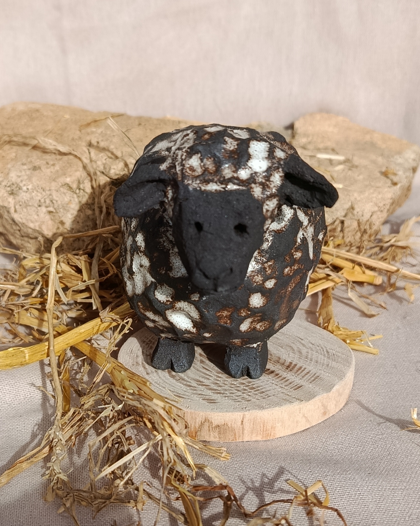 Moutons en grès noir