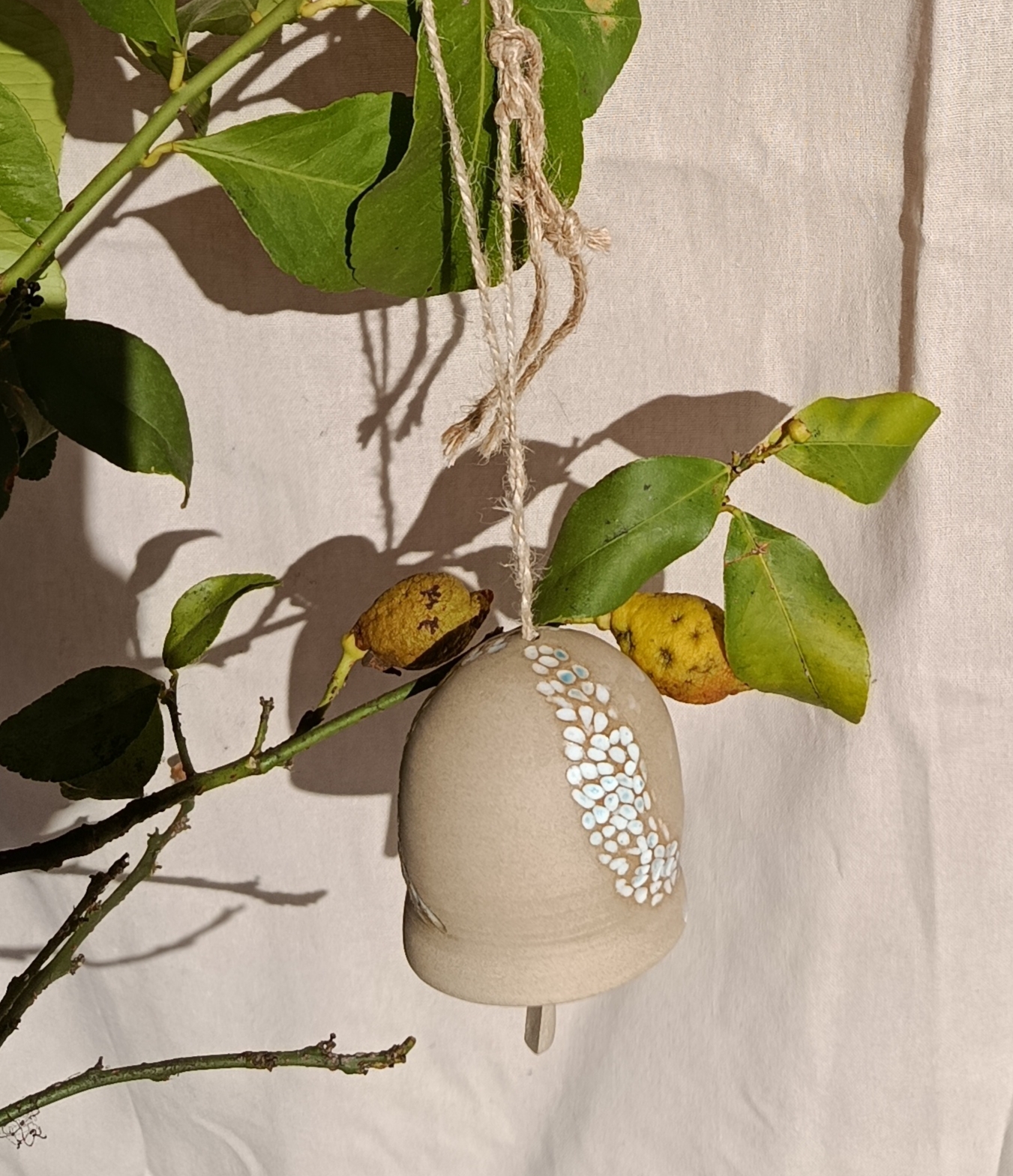 Cloche décorative en céramique