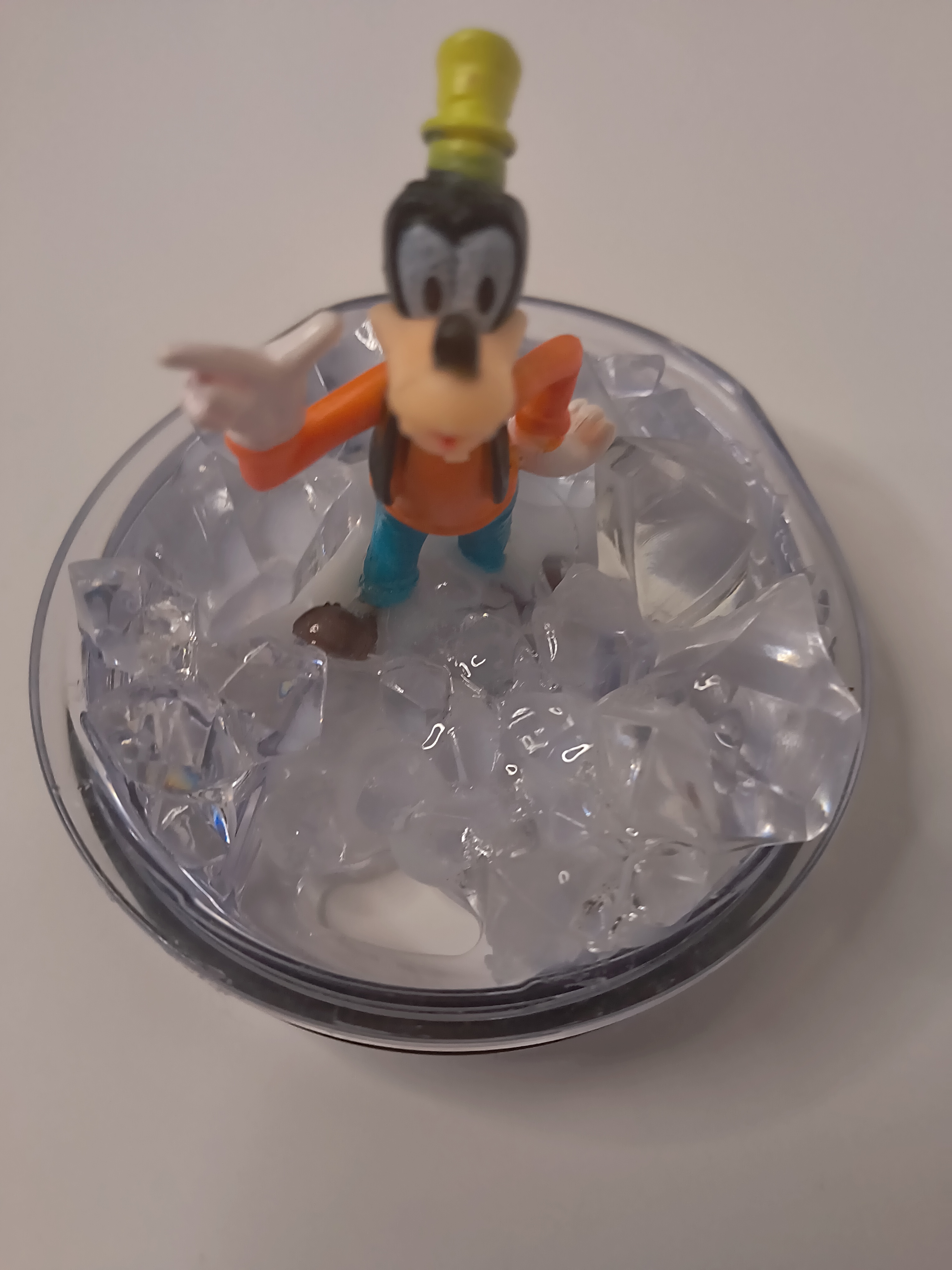 Goofy Figure on Ice Tumbler topper