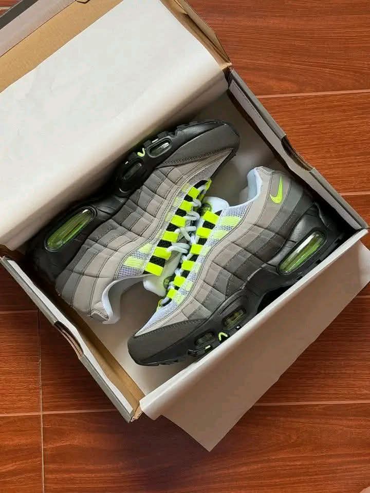 Authentic Nike Footwear 