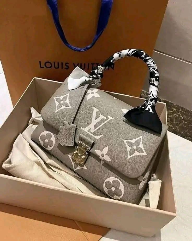 Louis Vuitton Women's Handbags