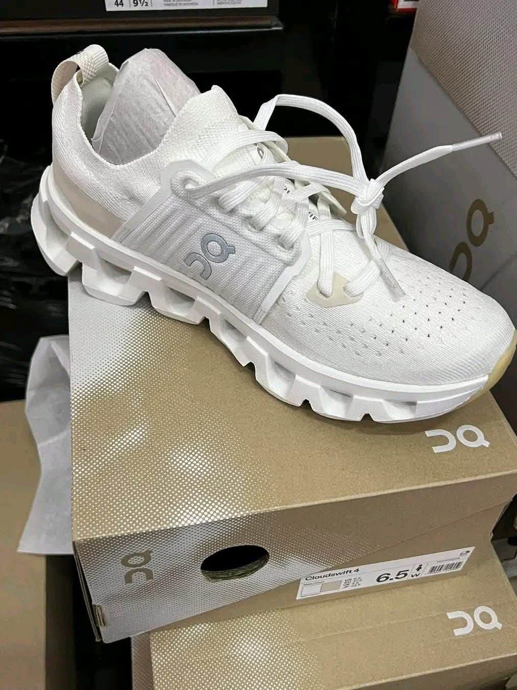 ON Cloudmonster Running  Shoes