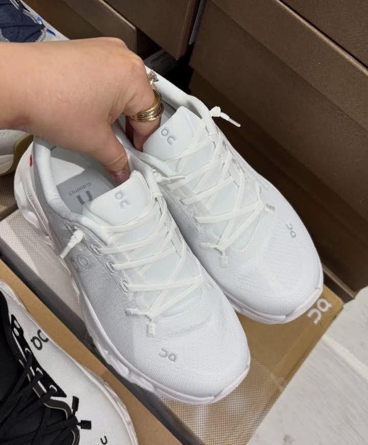 ON Cloudmonster Running Shoes