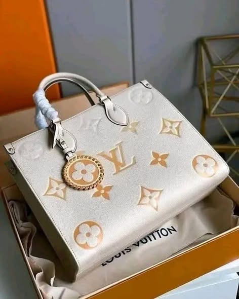 Louis Vuitton Women's Handbags