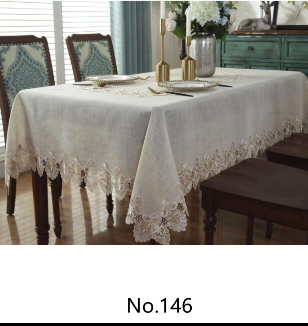 Toalha de Mesa Elegante com Renda