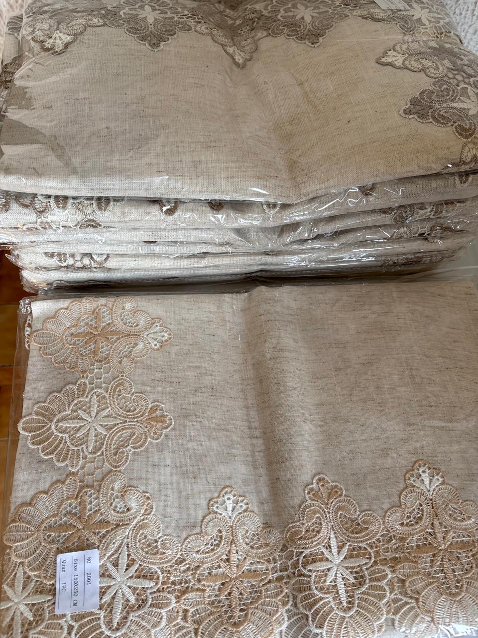 Toalha de Mesa com Renda