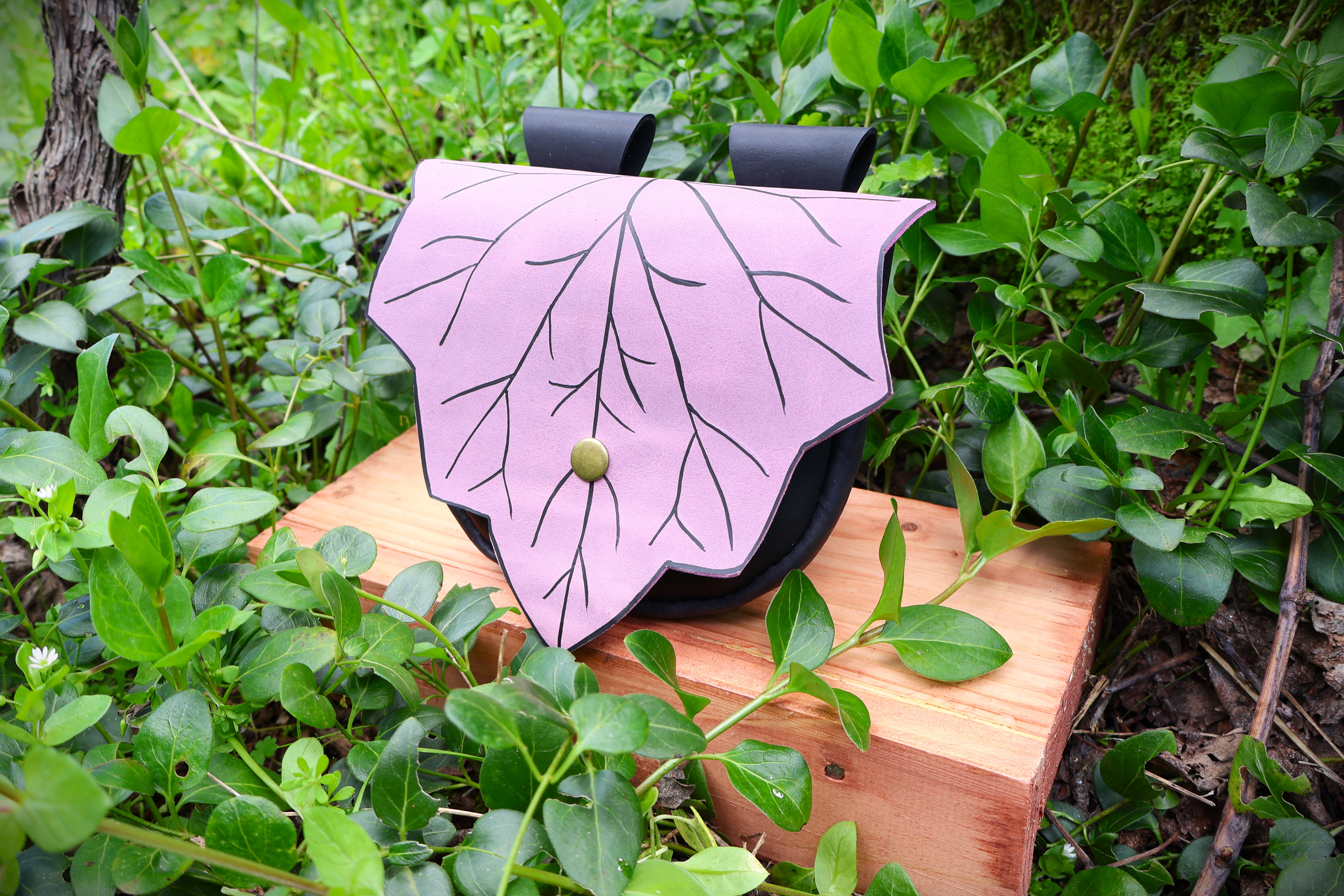 Roldana Leaf Belt Bag