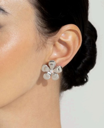 Brinco Flor Ródio Branco 