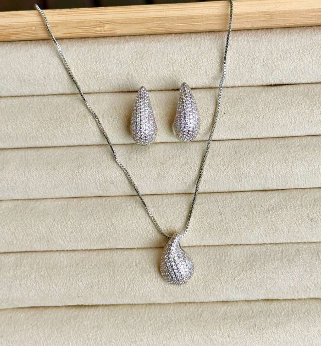 Conjunto Gota Moderno