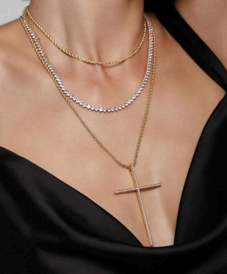 Colar Longo Cruz