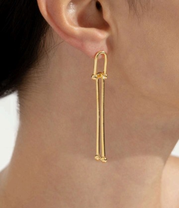 Brinco Alongado Banhado a Ouro 18k 