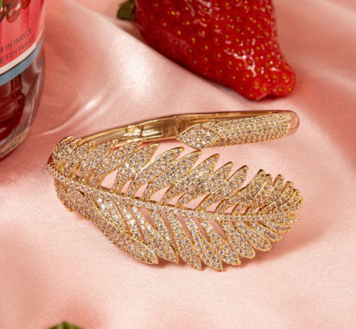 Bracelete Folha Cravejado 