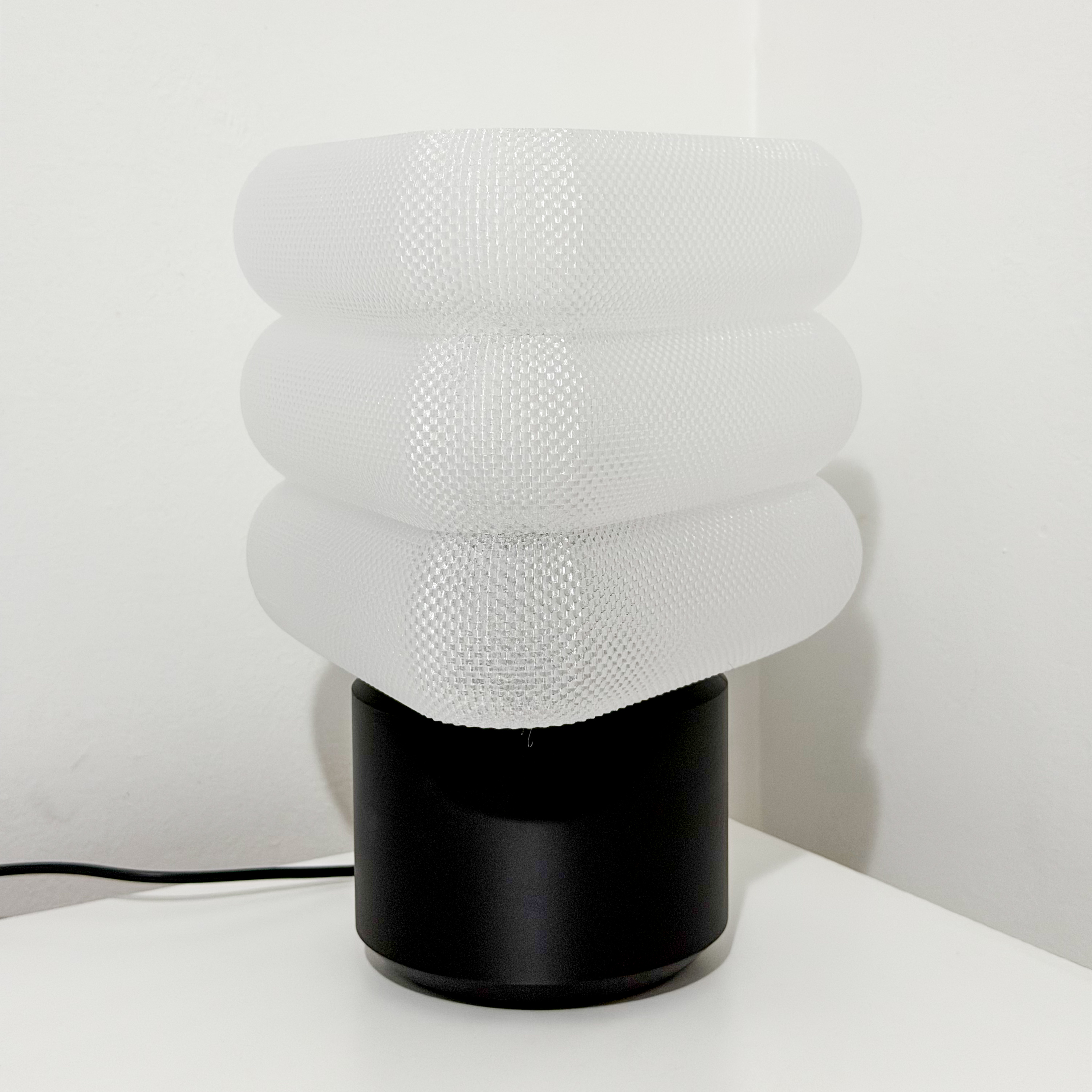 LÁMPARA TRIANGULAR 3D