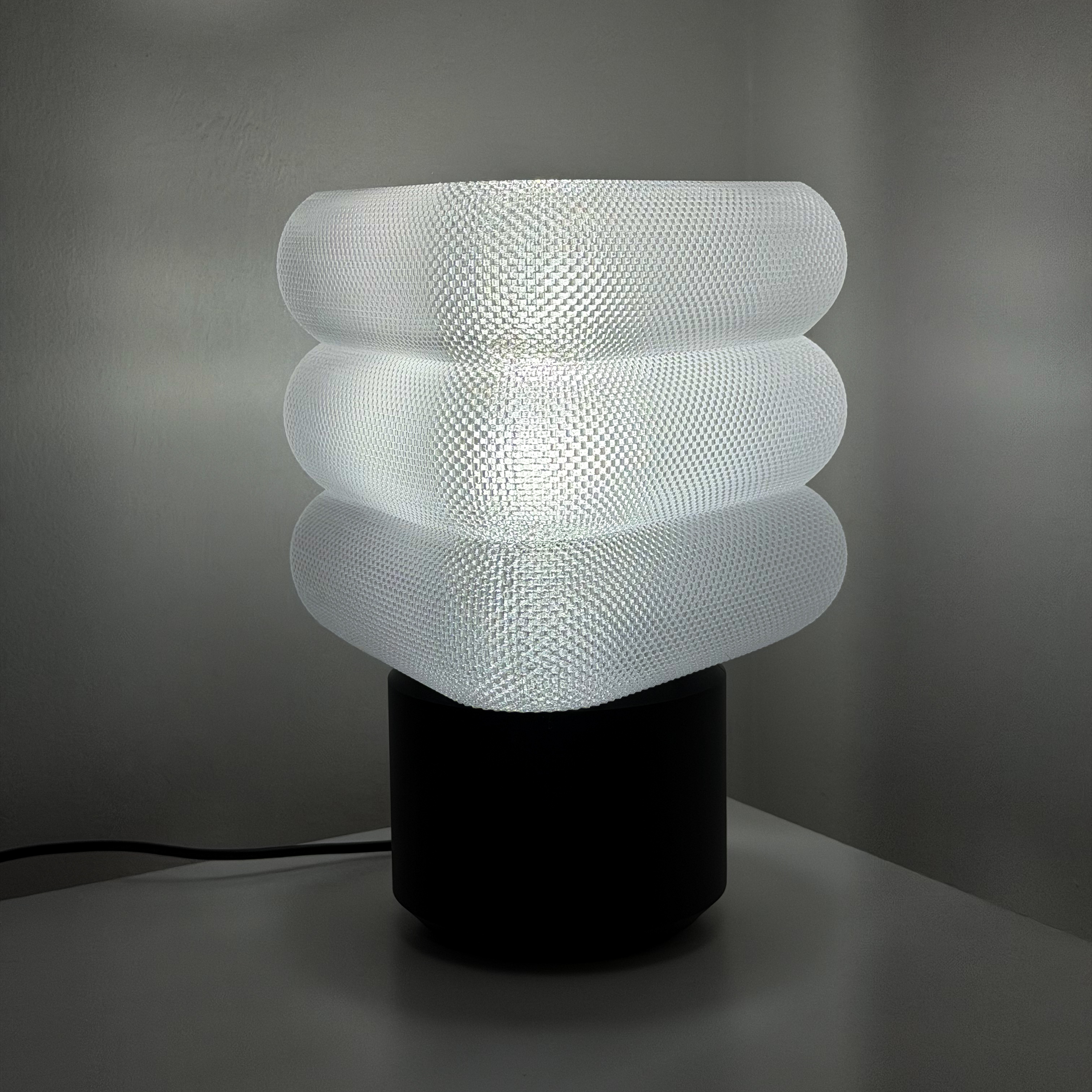 LÁMPARA TRIANGULAR 3D