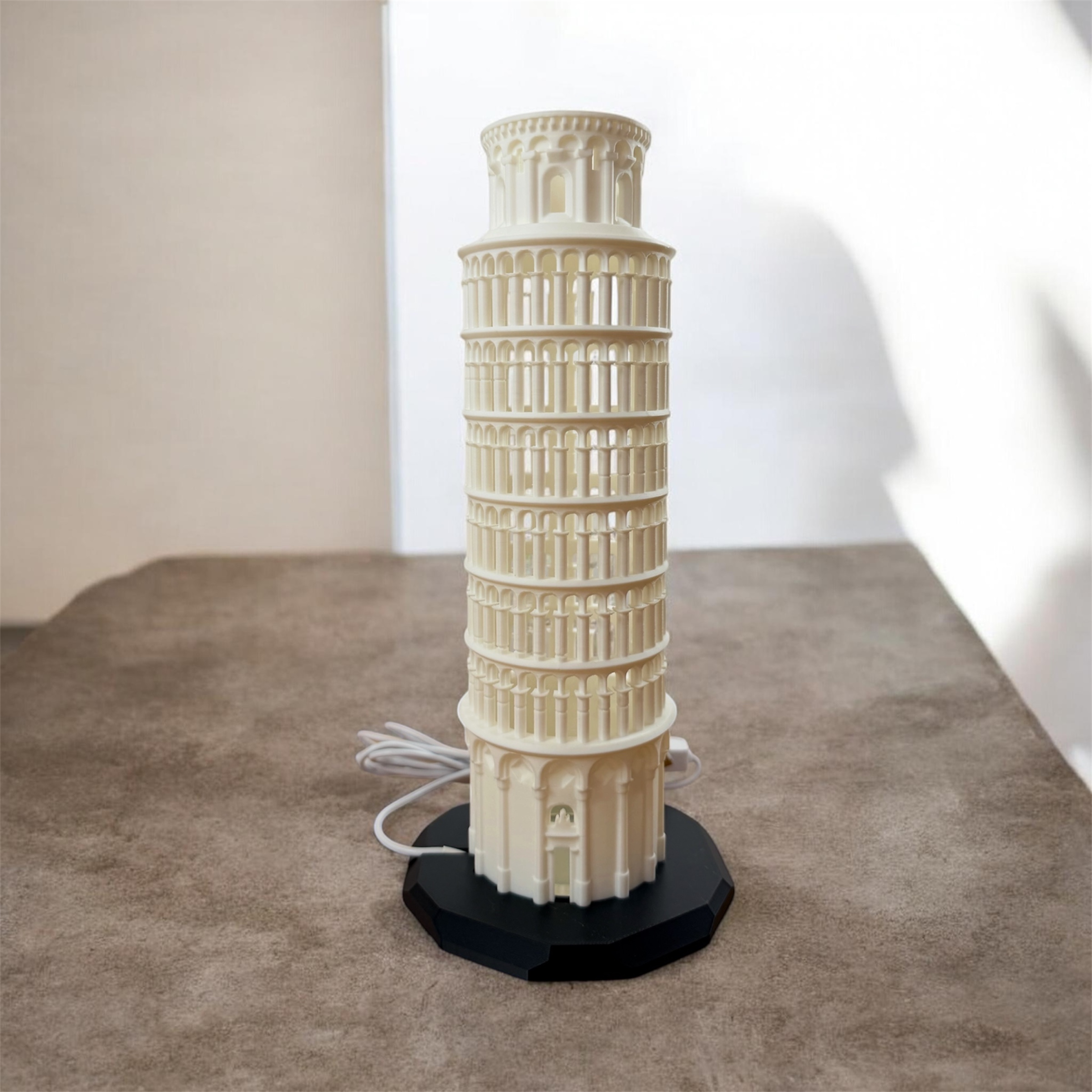 LÁMPARA TORRE INCLINADA