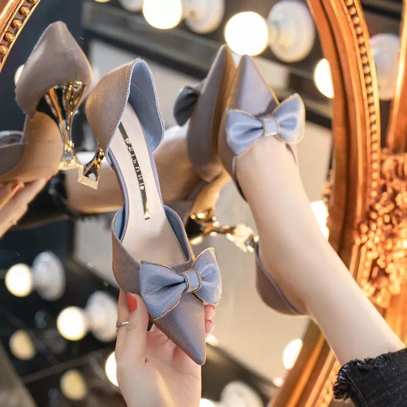 Elegant Blue Bow Heels