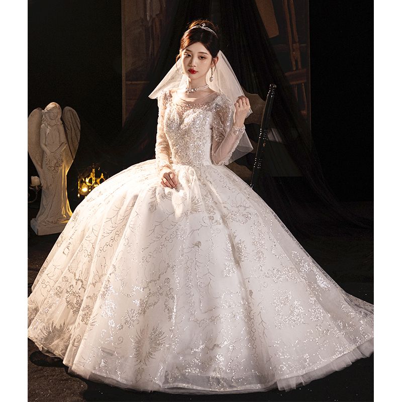 Elegant Lace Bridal Gown