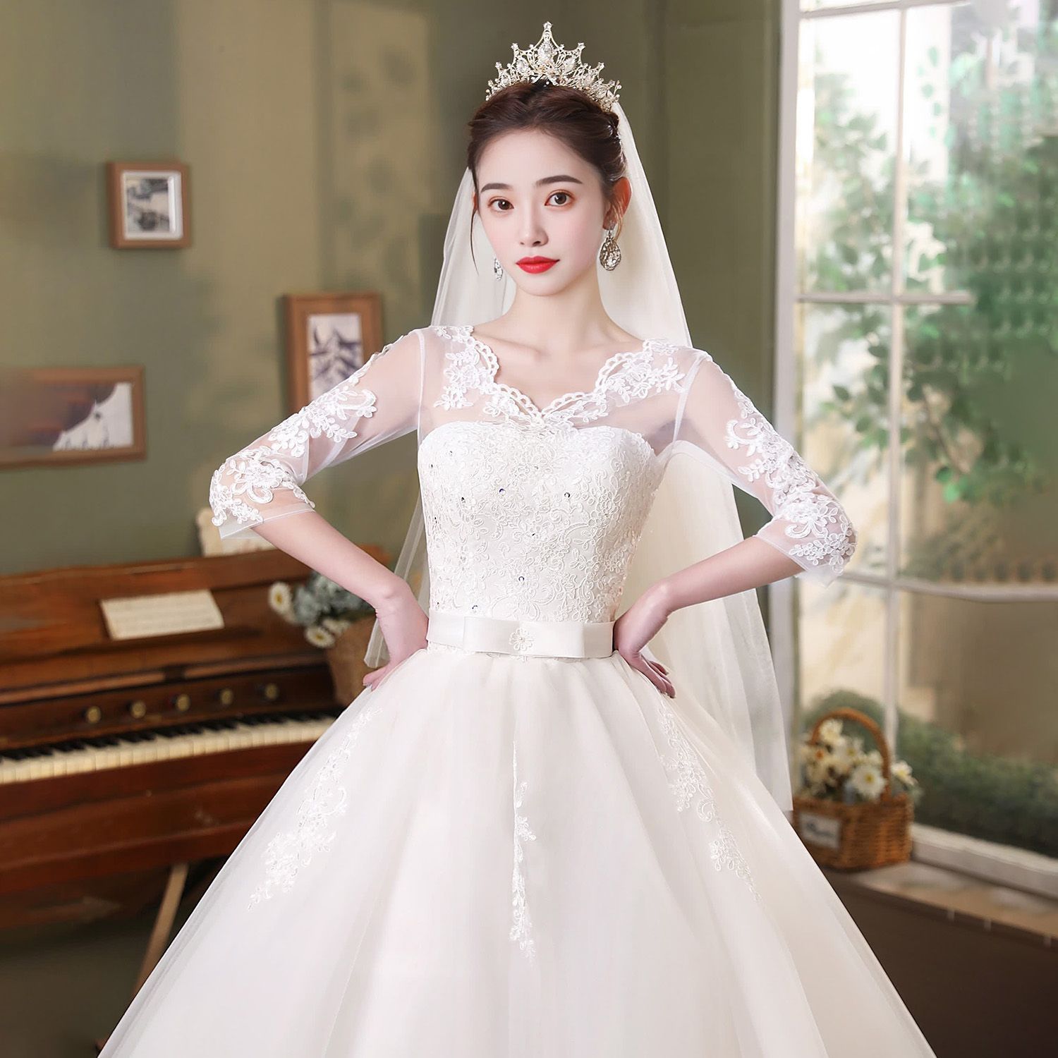 Elegant Lace Bridal Gown