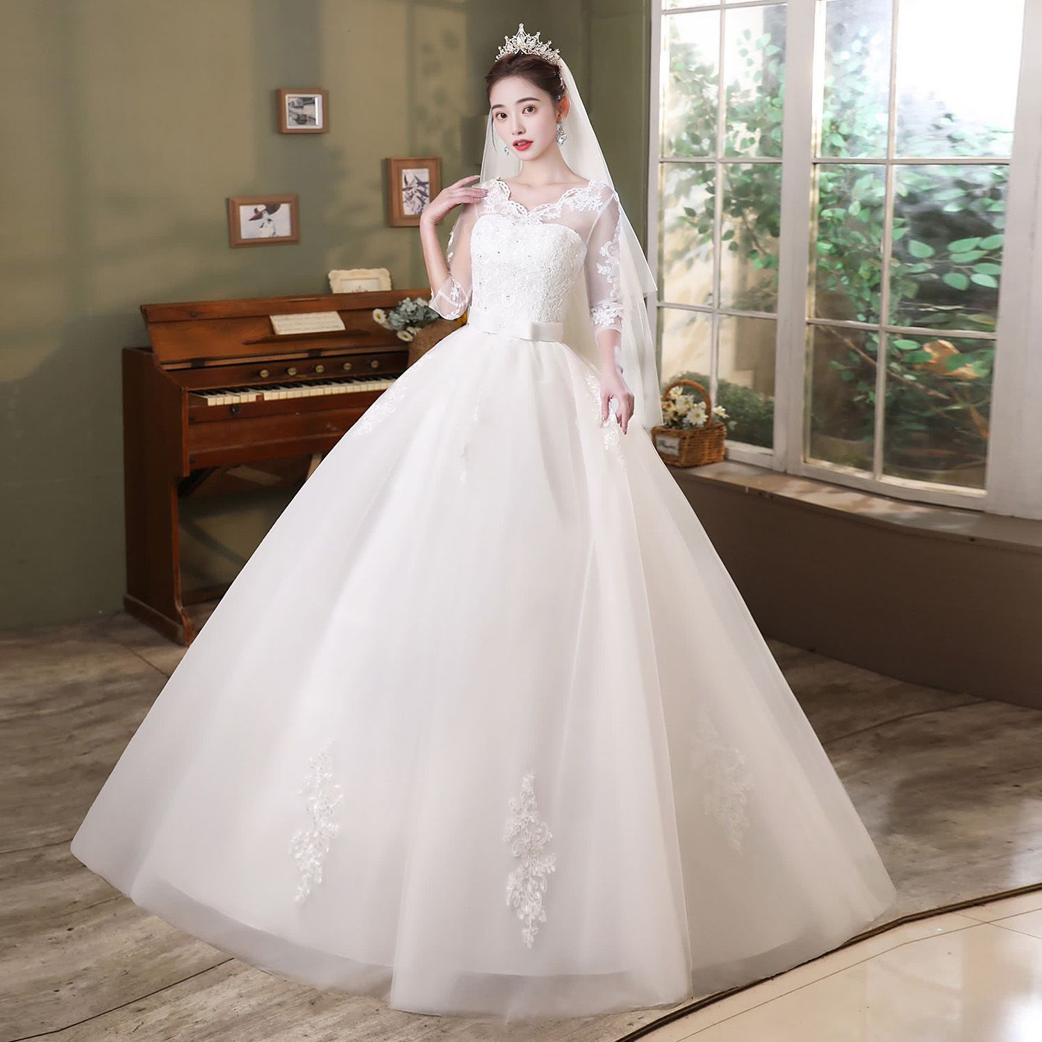 Elegant Lace Bridal Gown