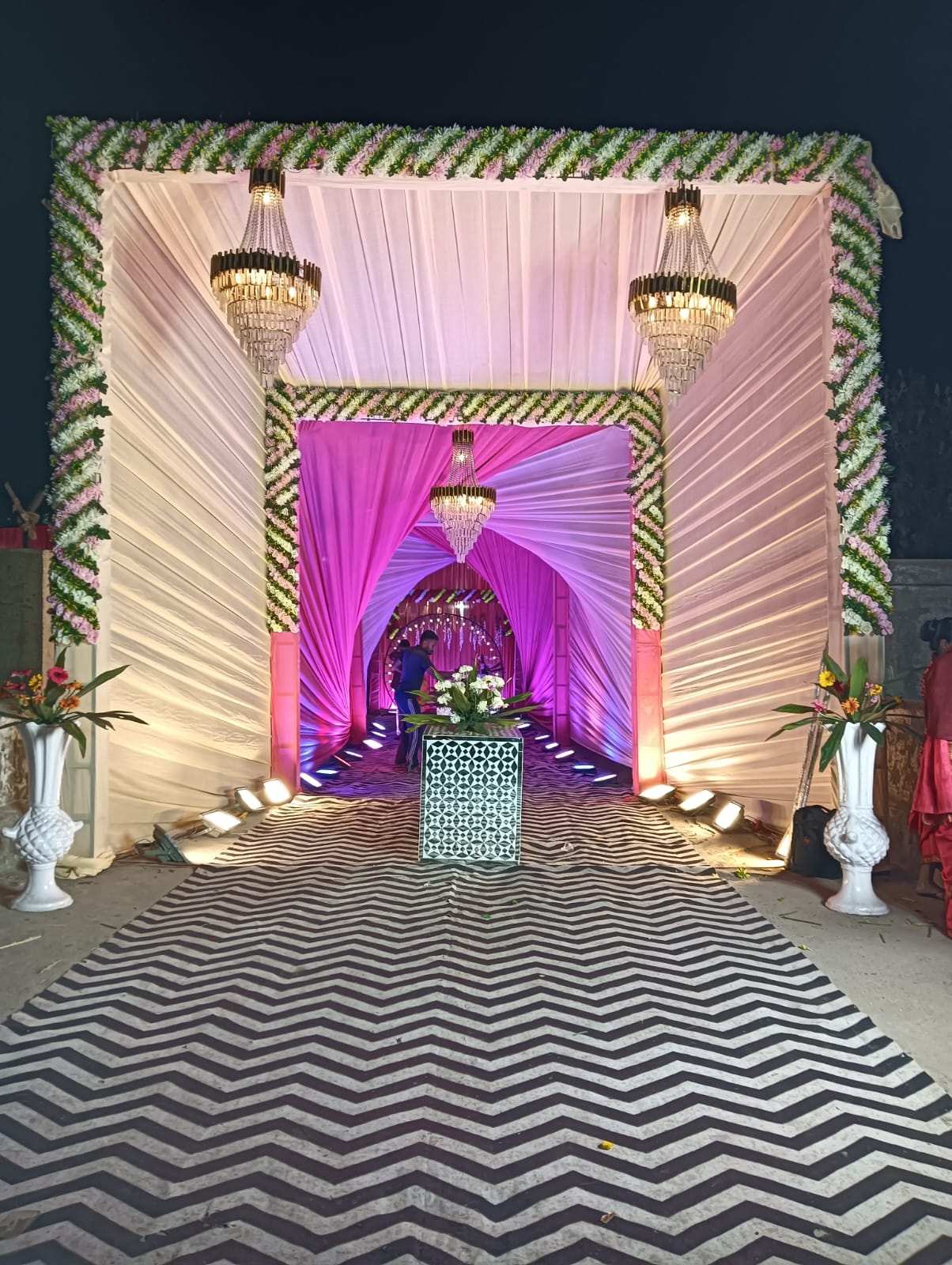 Crafting Beautiful Celebrations with Stunning Décor