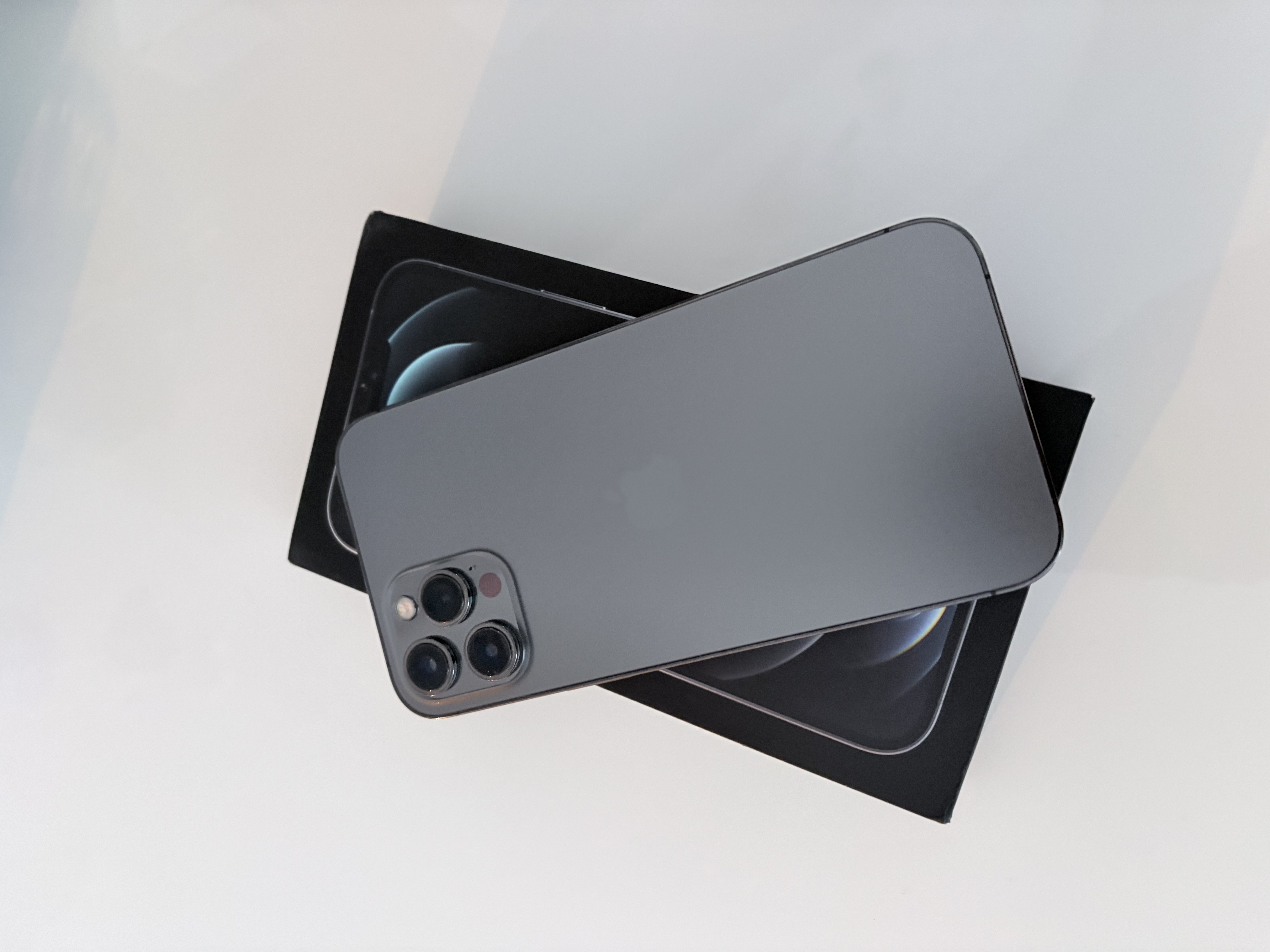 iPhone 12 Pro Max couleur Graphite 128go