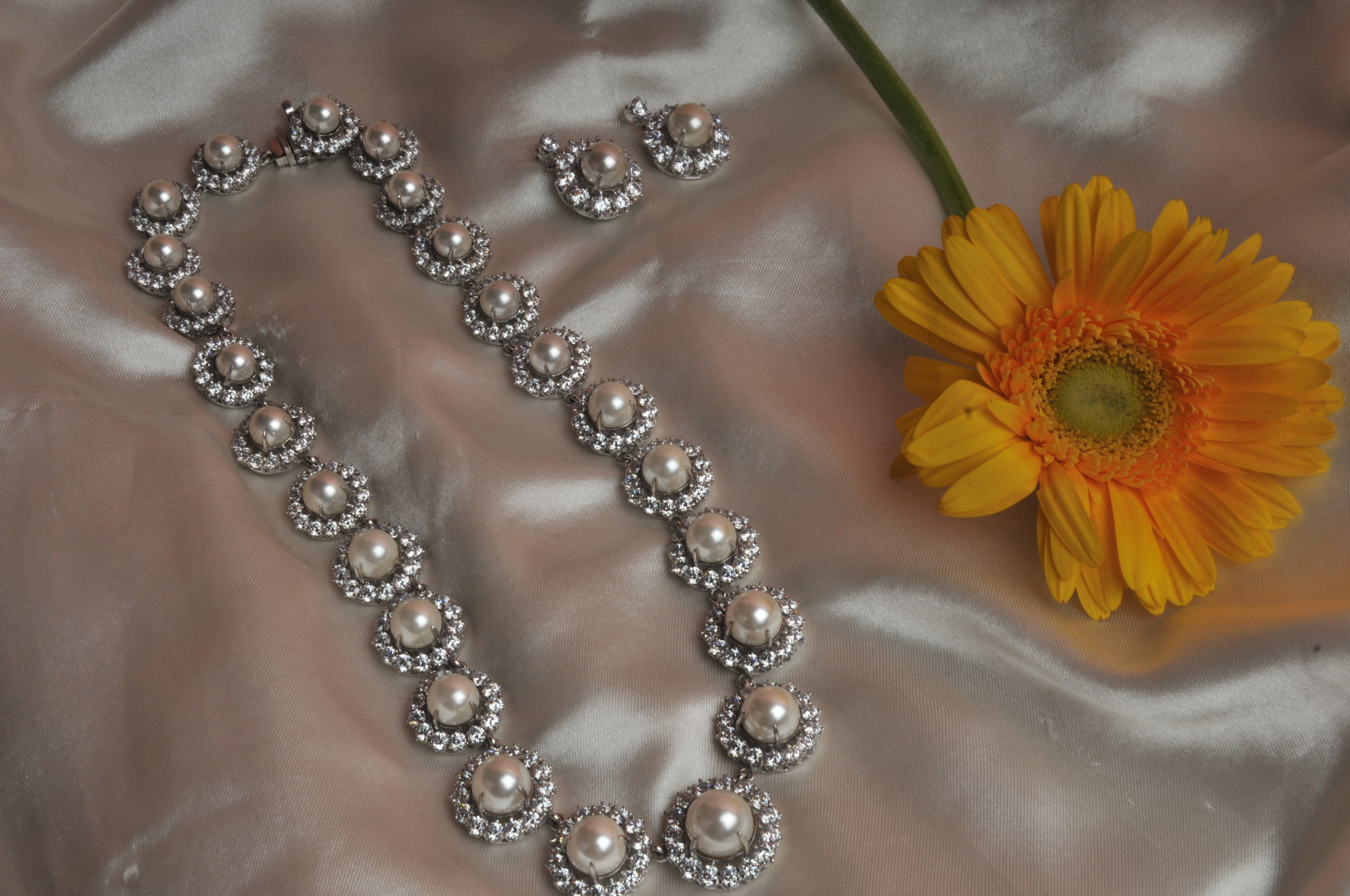 Elegant Pearl Necklace