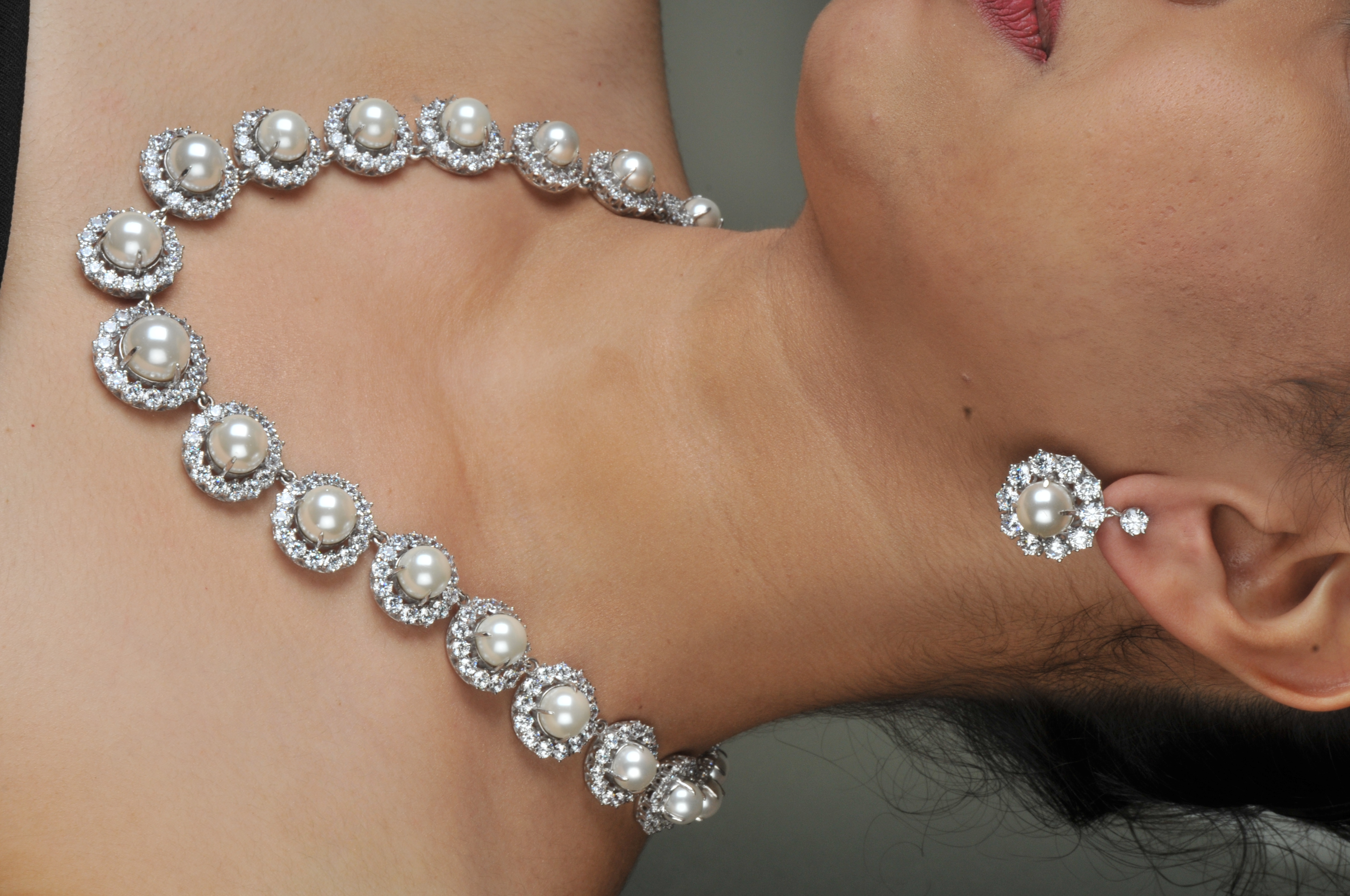 Elegant Pearl Necklace