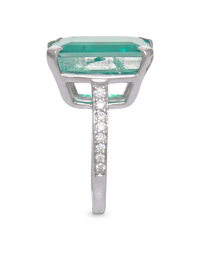 Emerald Silver Ring