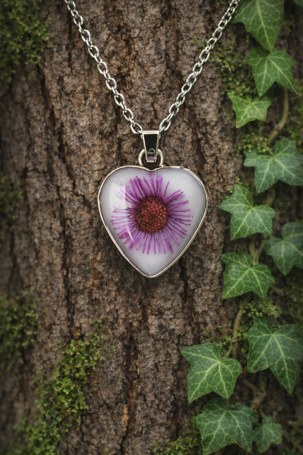 Heart-Shaped Flower Pendant Necklace