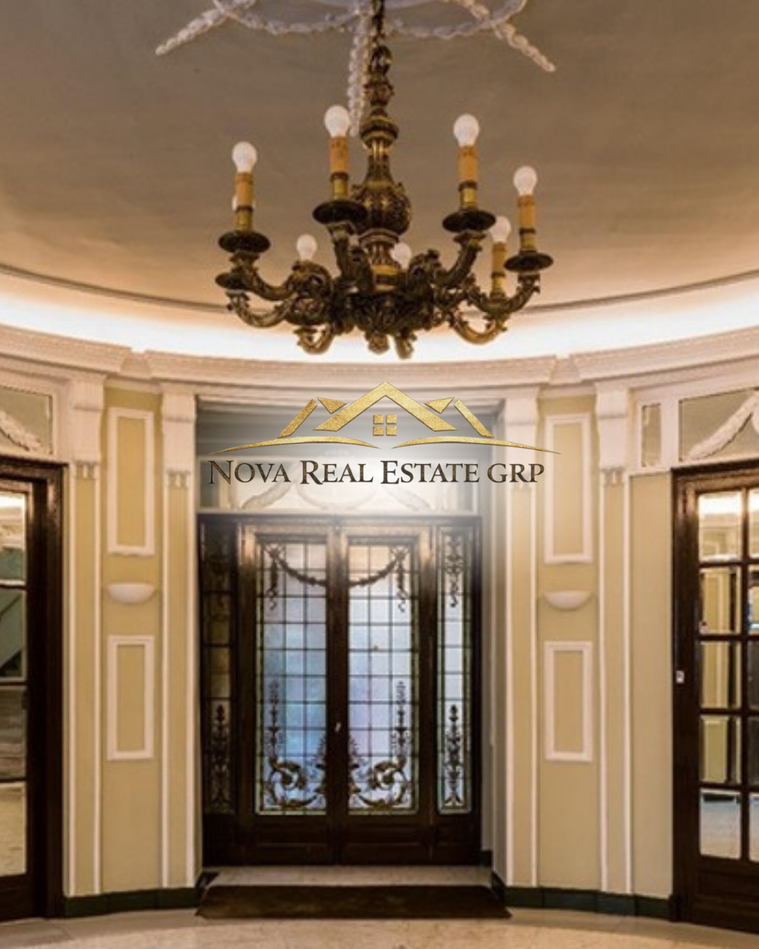 Elegante edificio en el centro de la ciudad