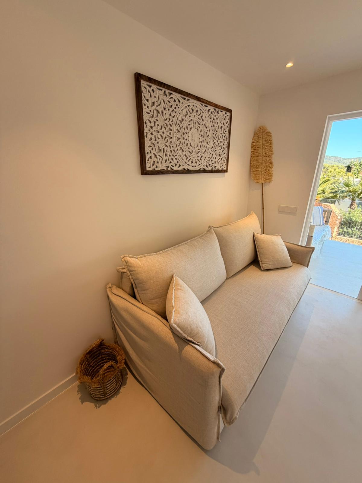 Cozy Balcony Suite Booking