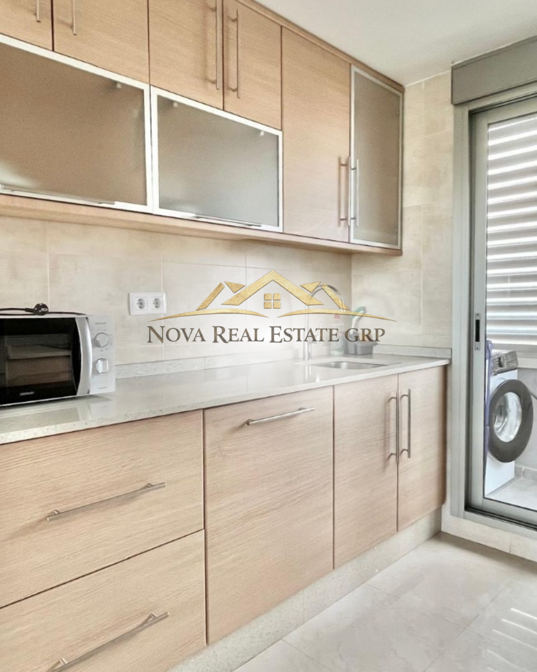 Apartamento moderno con piscina