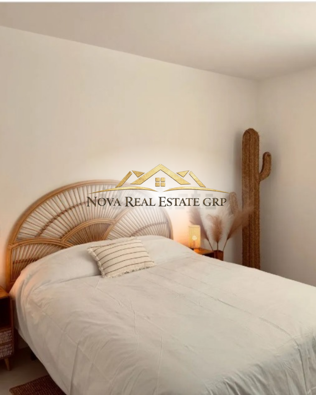 Apartamento de lujo junto a la piscina