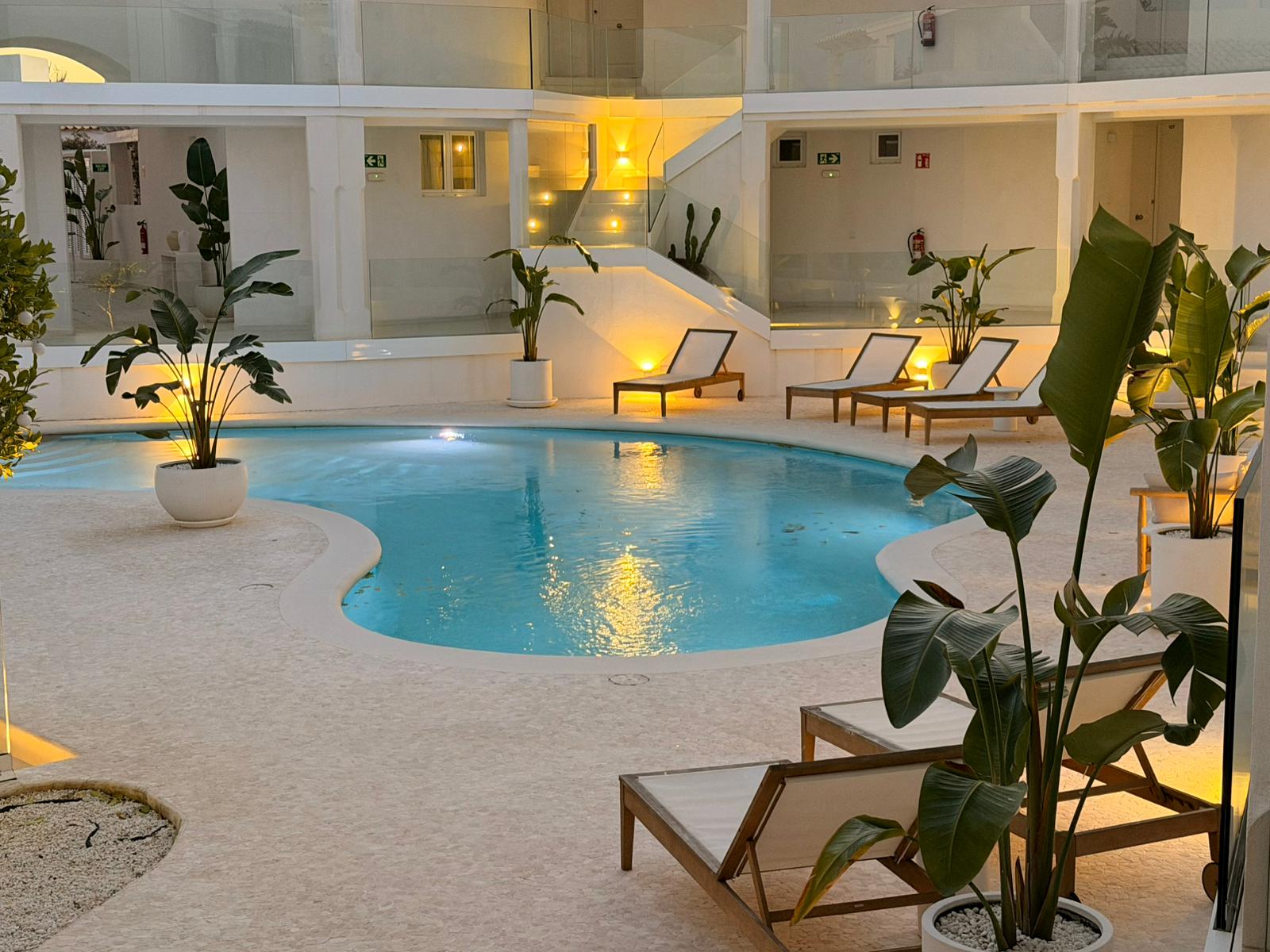 Cozy Balcony Suite Booking