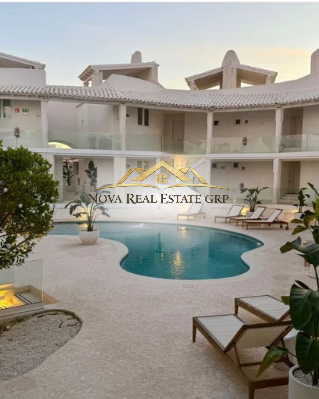 Apartamento de lujo junto a la piscina