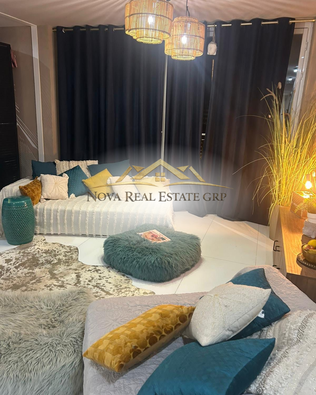 Pent house moderno con sala de estar luminosa