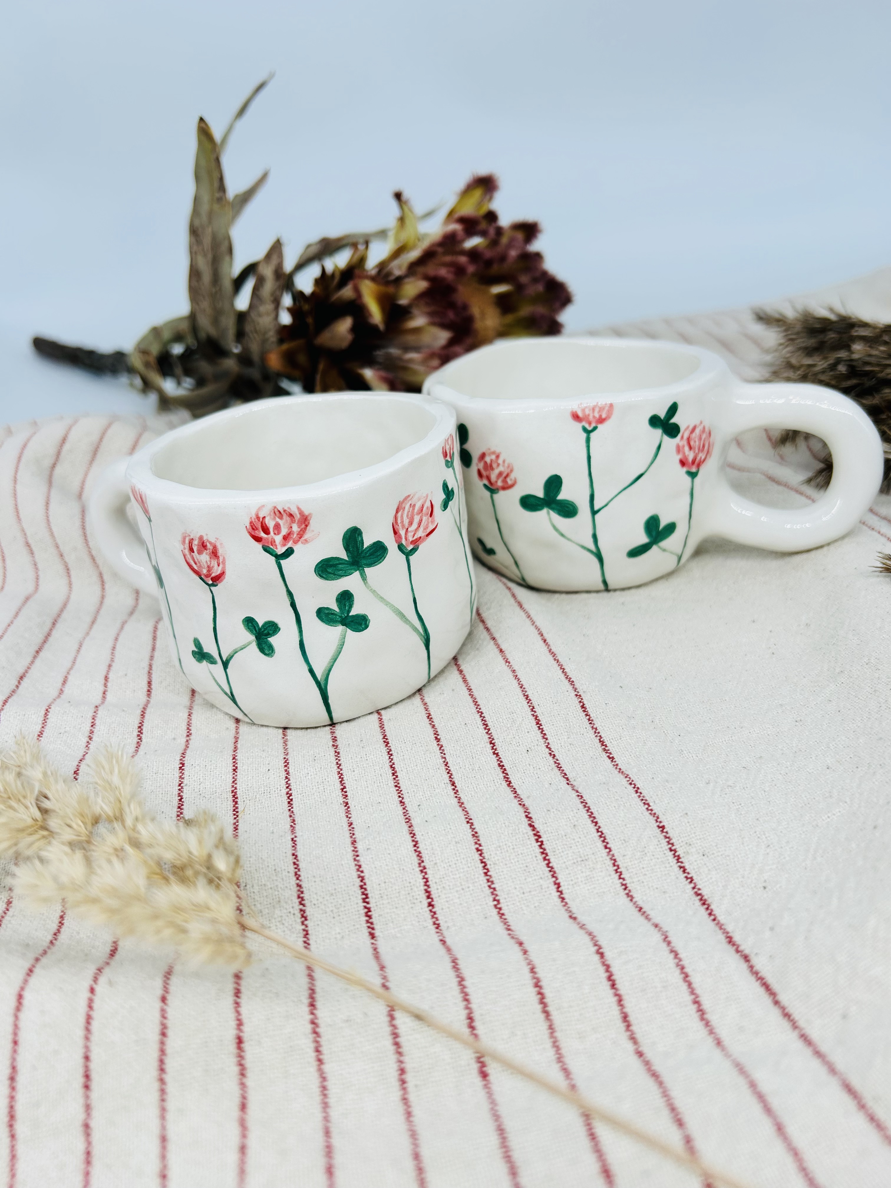 Puodelis Dobilų pieva