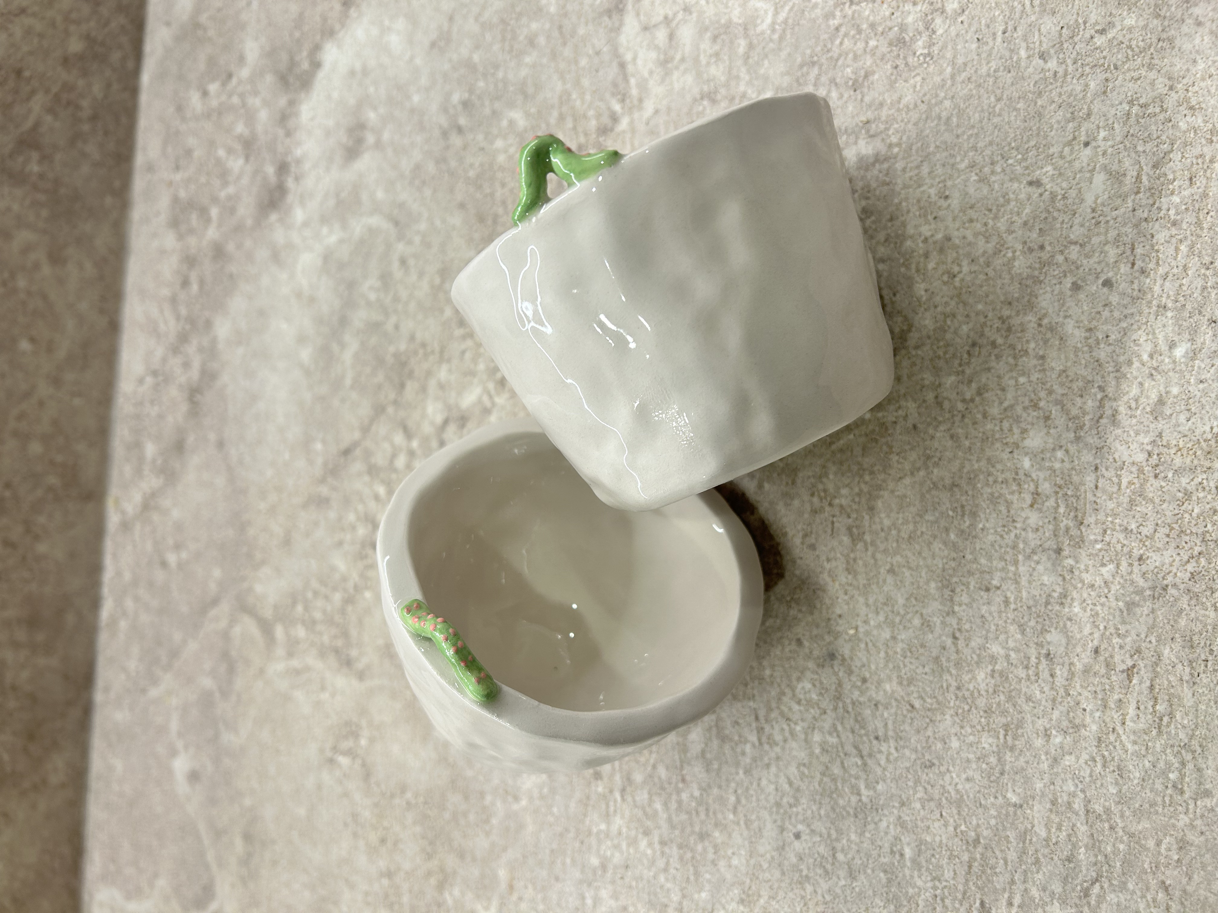 Puodelis Kirmėliukas