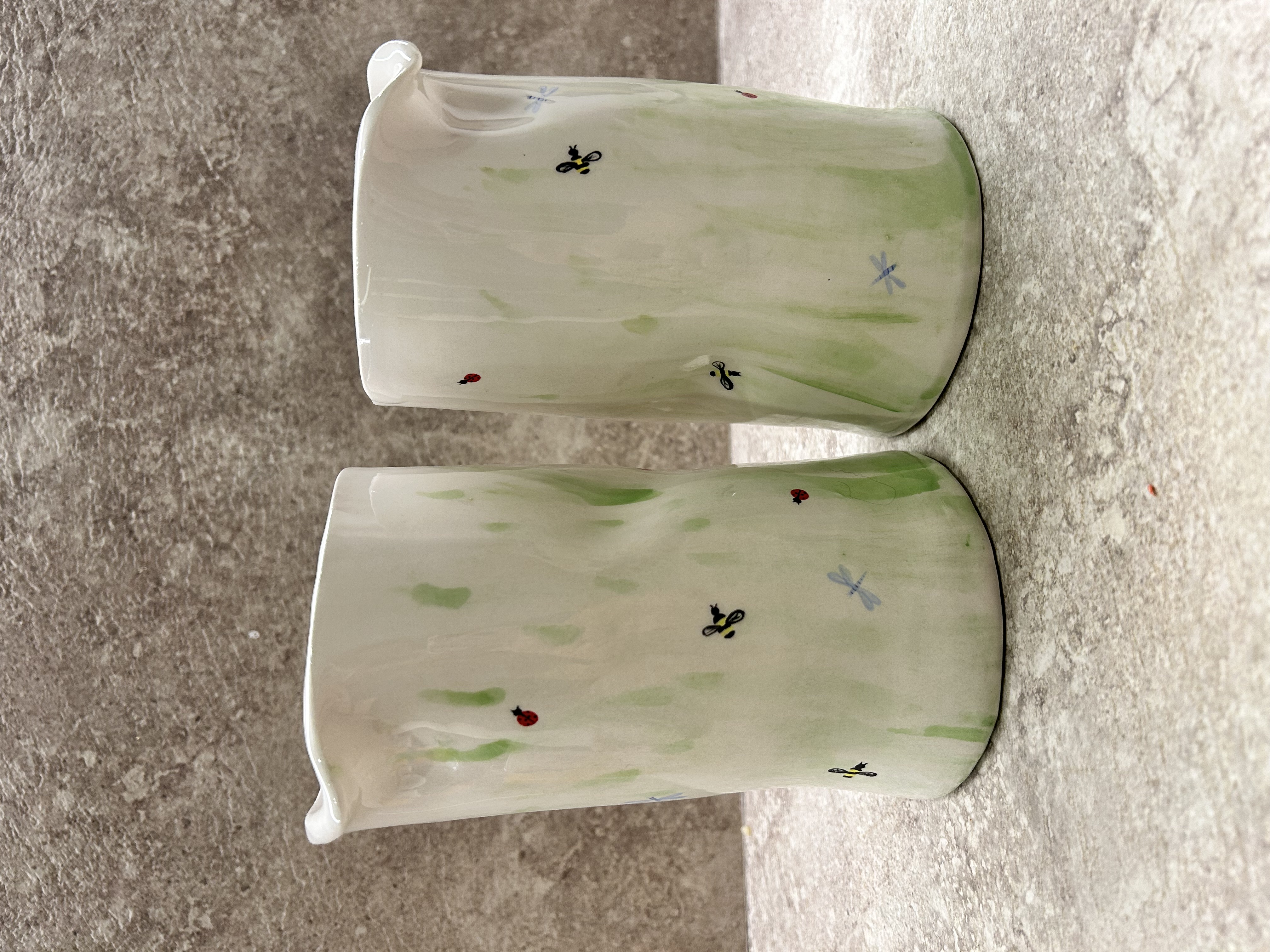 Ąsotis Zujanti pieva