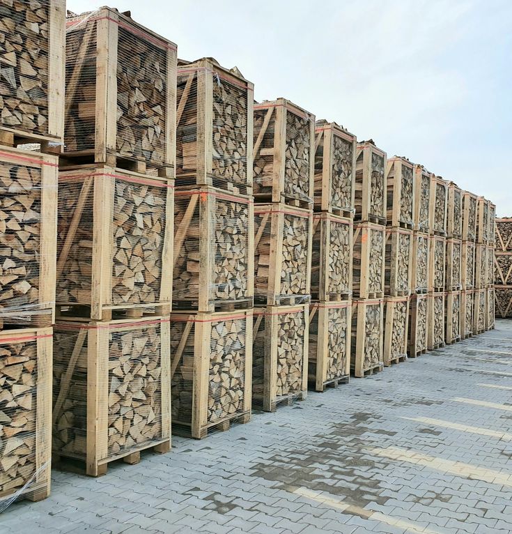 Eiche - Lkw - Ladung Brennholz 