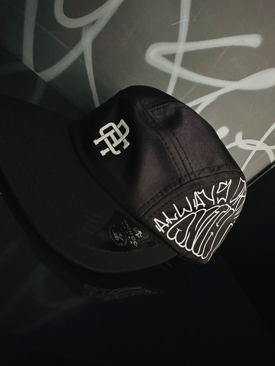 Boné Five Panel Anth Co