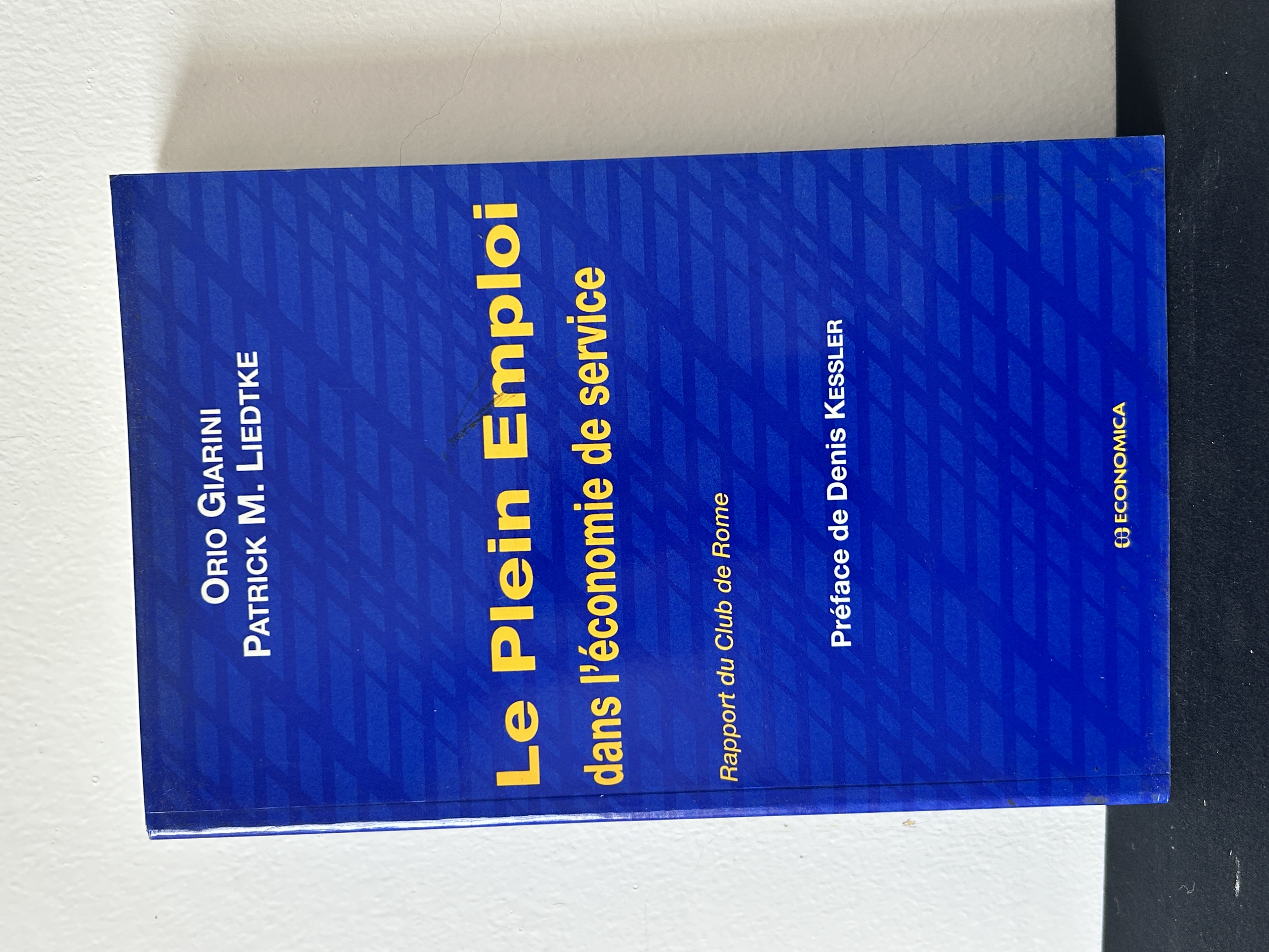  Le Plein Emploi dans l'économie de service